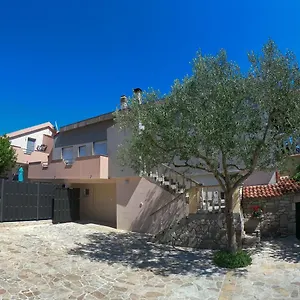 apartman-stela.hotelinzadar.com/